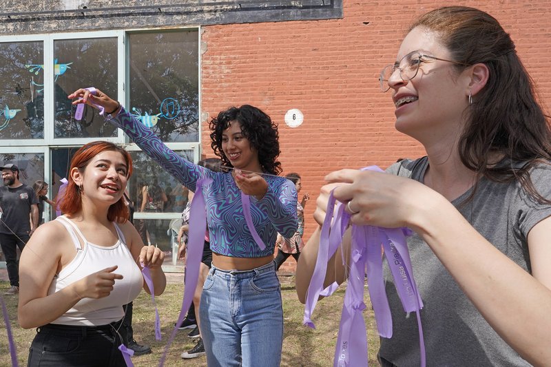 Cultivando las memorias. Performance y acción participativa